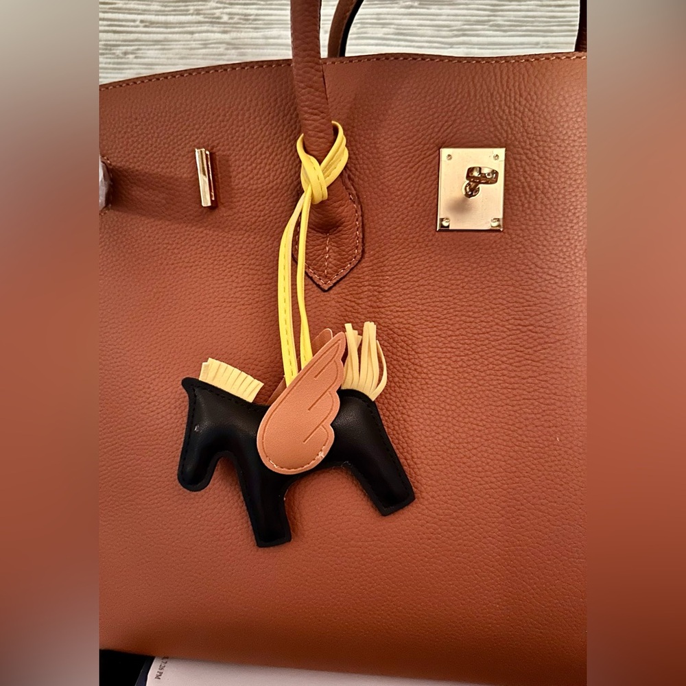 Genuine Leather Horse-Shaped Bag Charm/Keyring - Picture 6 of 7